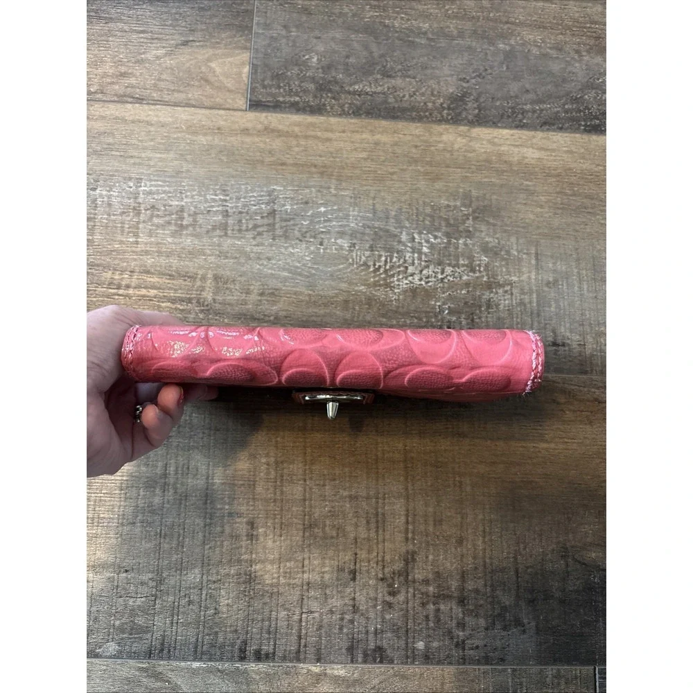 Coach Signature Embossed Pink Patent Leathre Turnlock Credit Card Long Wallet